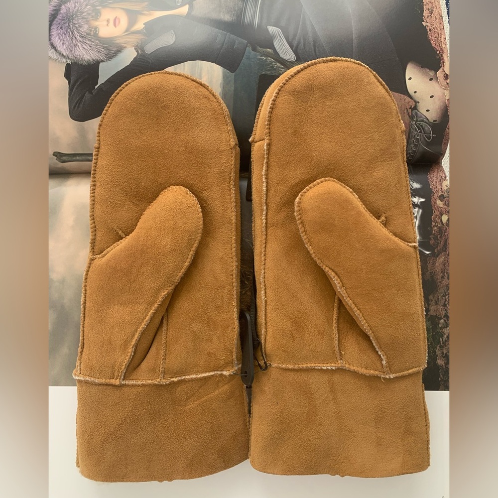 🔥🔥🔥 HISO Luxury Sheepskin Mitten size M/L 🔥🔥🔥